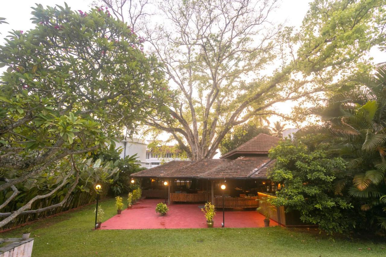 Casino Hotel - Cgh Earth, Cochin Kochi Esterno foto
