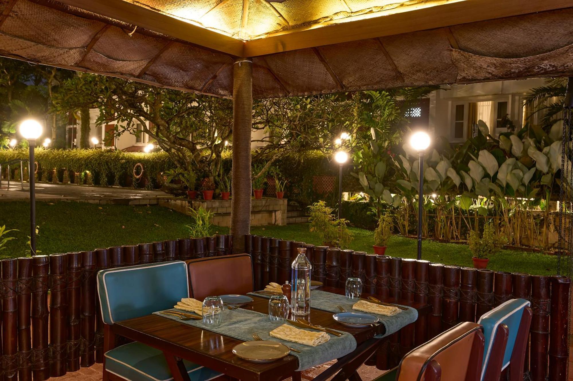 Casino Hotel - Cgh Earth, Cochin Kochi Esterno foto